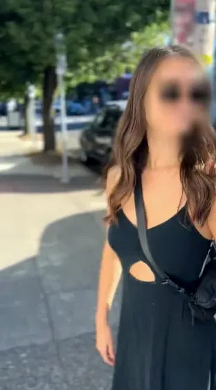 Celine, 28