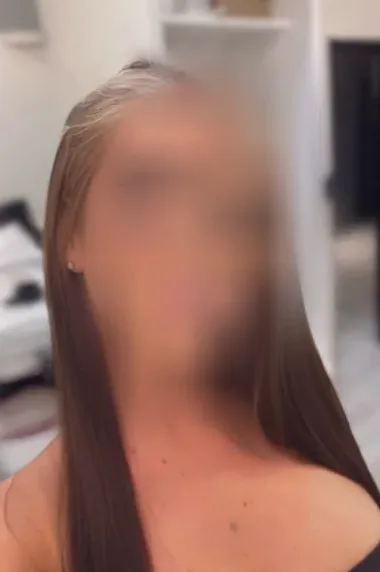 Elisa, 28