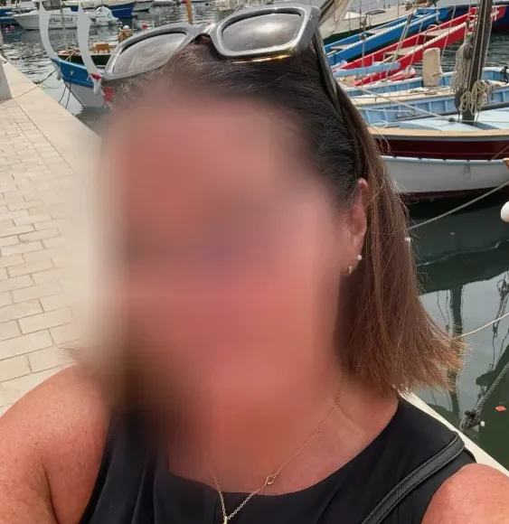 Helena, 32