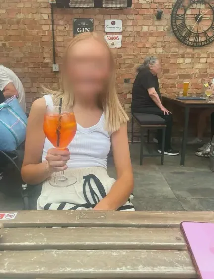 Isabella, 26