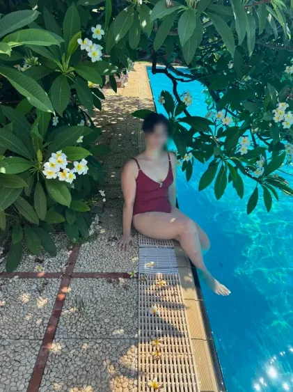 Karin, 33
