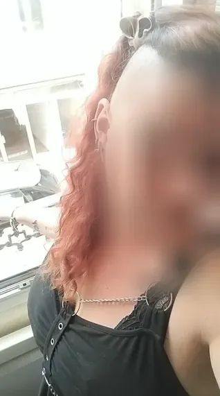 Laura, 35