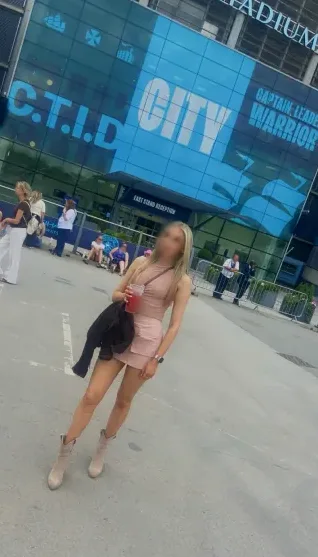 Laura, 28