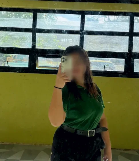Michaela, 19