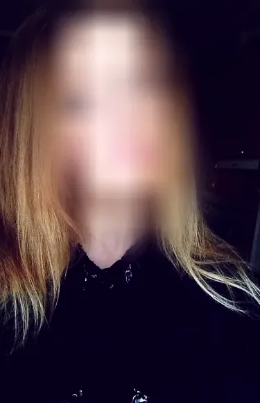 Sabrina, 28