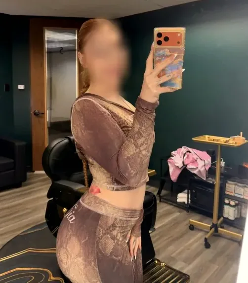 Sarah, 27