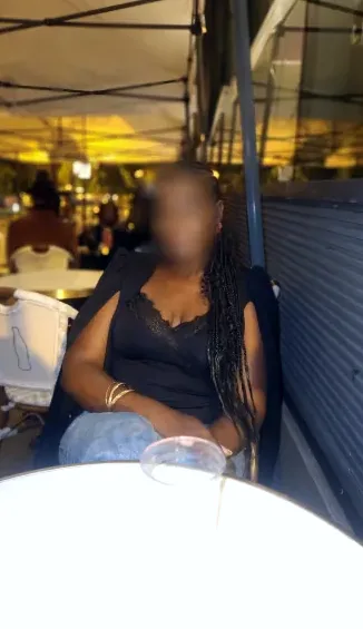 Simone, 34