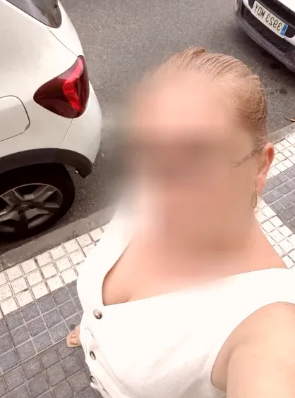 Sina, 38